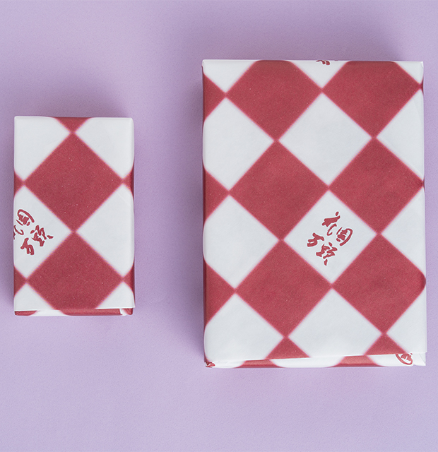 ひとつひとつ丁寧に包装しています。